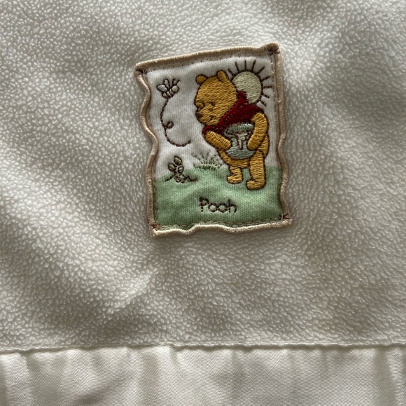 Winnie the Pooh Kids Bib and Blanket Set - Red and Cream - Picture 6 of 7